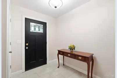 9062 Fontainebleau Terrace, Cincinnati, OH 45231 - Photo 4