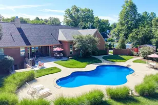 8000 Chinquapin Ln, Indian Hill, OH 45243 - Photo 2