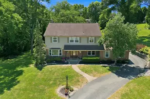 1163 Gleneagles Ct, Delhi Township, OH 45233 - Photo 2