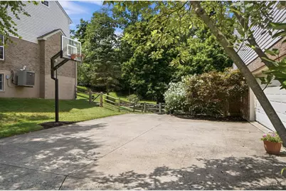 1030 Westchester Way, Union Township, OH 45244 - Photo 4