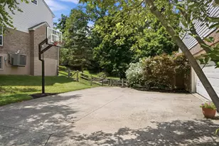 1030 Westchester Way, Union Township, OH 45244 - Photo 4