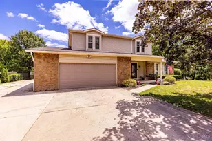 7226 Deer Hollow Dr, West Chester, OH 45069 - Photo 2