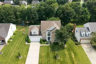 920 Paul Vista Dr, Miami Township, OH 45140 - Photo 1