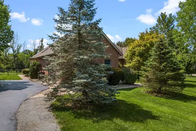 837 Leslie Drive, Washington Township, OH 45177 - Photo 4