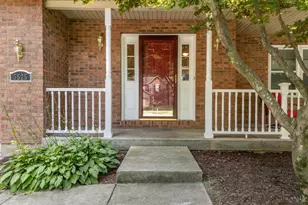 5525 Scarlet Maple Ct, Miami Township, OH 45150 - Photo 2