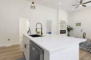 4704 Ward St, Cincinnati, OH 45227 - Photo 10