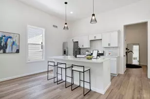 4704 Ward St, Cincinnati, OH 45227 - Photo 6