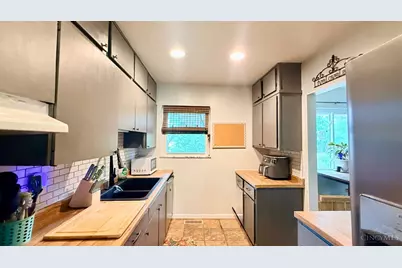 677 Carlsbad Road, Forest Park, OH 45240 - Photo 8