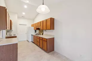 8021 Pinnacle Point Dr, West Chester, OH 45069 - Photo 12