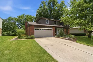 10816 Wengate Ln, Blue Ash, OH 45241 - Photo 4