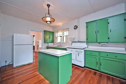 1652 Beacon Street, Cincinnati, OH 45230 - Photo 24