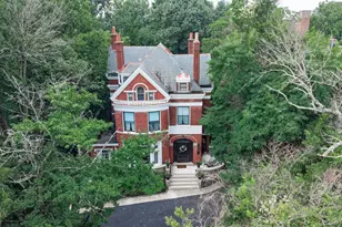445 Ludlow Ave, Cincinnati, OH 45220 - Photo 2