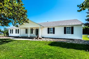94 Fawn Ln, Blanchester, OH 45107 - Photo 1