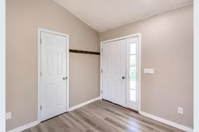 94 Fawn Lane, Blanchester, OH 45107 - Photo 4