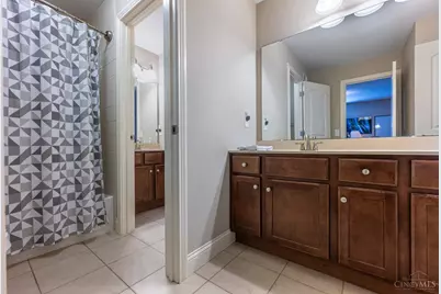 8925 Kenwood Road, Blue Ash, OH 45242 - Photo 36