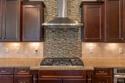 8925 Kenwood Road, Blue Ash, OH 45242 - Photo 12