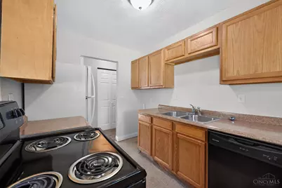 8745 Daly Road, Springfield Township, OH 45231 - Photo 10