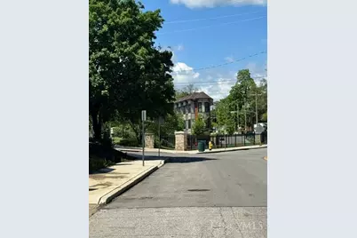 229 Dorchester Avenue, Cincinnati, OH 45219 - Photo 2