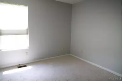 1273 McGuffey Ln, Union Township, OH 45103 - Photo 14