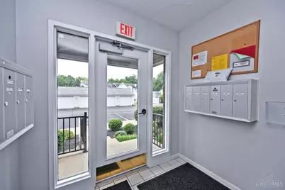 7382 Ridgepoint Drive #7, Anderson Township, OH 45230 - Photo 4
