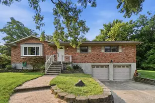 4733 Elizabeth Pl, Blue Ash, OH 45242 - Photo 2