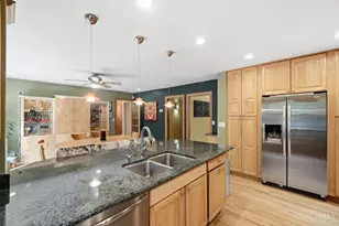 4733 Elizabeth Pl, Blue Ash, OH 45242 - Photo 18