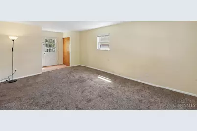 10660 Bridlepath Lane, Sharonville, OH 45241 - Photo 2