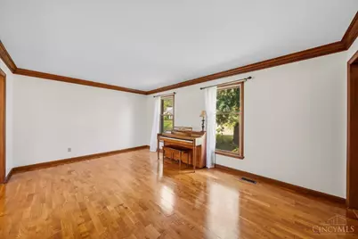 7489 Fitzroy Court, West Chester, OH 45241 - Photo 4