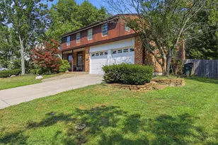 818 Clearfield Ln, Springdale, OH 45240 - Photo 2