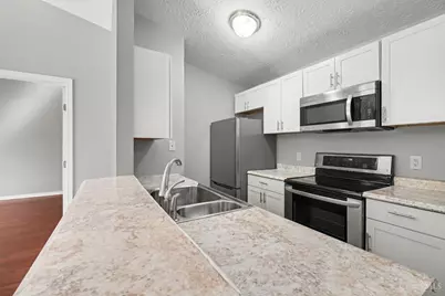 1544 W Galbraith Road #412, Cincinnati, OH 45231 - Photo 4
