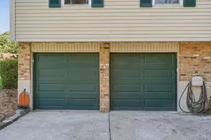 701 Miles Ln, Union Township, OH 45245 - Photo 4