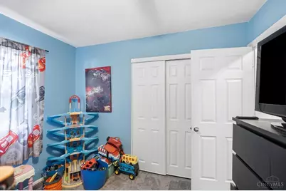 701 Miles Lane, Union Township, OH 45245 - Photo 32