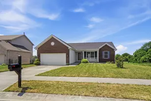 77 Bayberry Ln, Monroe, OH 45050 - Photo 2