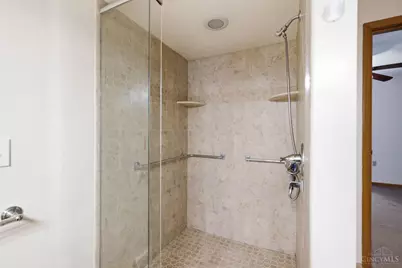 4266 Marcrest Drive, Cincinnati, OH 45211 - Photo 32