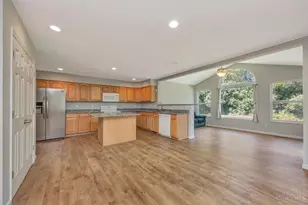 605 Honor Ln, Oxford, OH 45056 - Photo 2