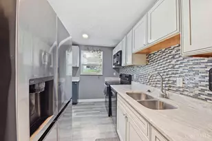 10264 Snowflake Ln, Colerain Township, OH 45251 - Photo 8