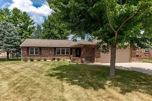 8254 Meadowlark Dr, Carlisle, OH 45005 - Photo 2