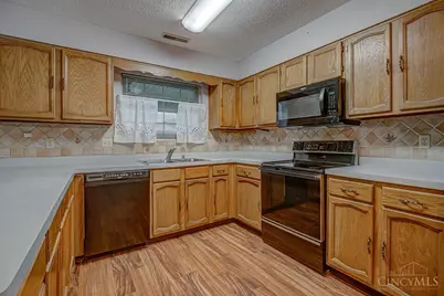 8254 Meadowlark Drive, Carlisle, OH 45005 - Photo 10