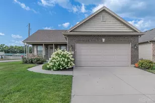 101 Silver Oak Ct, Carlisle, OH 45005 - Photo 2