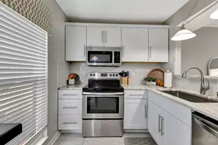 1012 John St, Cincinnati, OH 45203 - Photo 14
