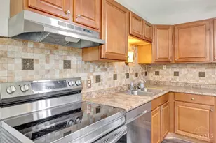 11708 Vancleve Ave, Springdale, OH 45246 - Photo 4
