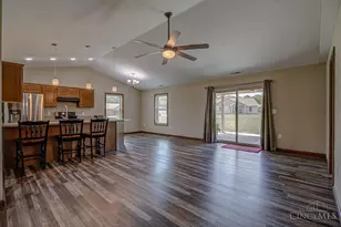 136 Pebble Crk Dr, Eaton, OH 45320 - Photo 10