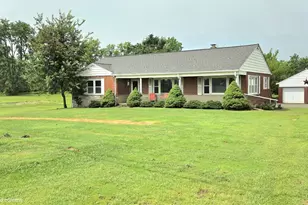 656 W Plane St, Bethel, OH 45106 - Photo 1