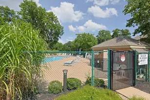 5982 Meadowcreek Dr, Miami Township, OH 45150 - Photo 22