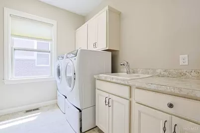6493 Coach Light Circle, Liberty Township, OH 45011 - Photo 40