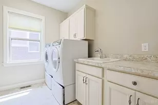 6493 Coach Light Cir, Liberty Township, OH 45011 - Photo 40