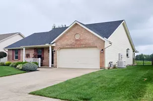 1271 Country Oaks Ln, Wilmington, OH 45177 - Photo 2