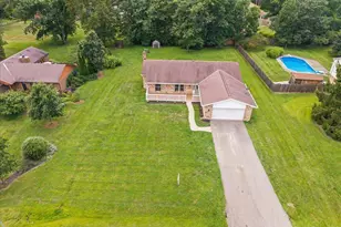 6349 Paxton Woods Dr, Miami Township, OH 45140 - Photo 2