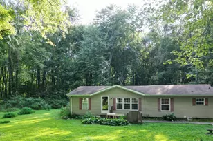 3974 Pettett Dr, Wayne Township, OH 45107 - Photo 2