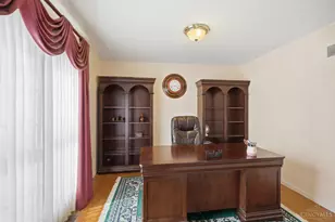 5790 Willowcove Dr, Cincinnati, OH 45239 - Photo 2